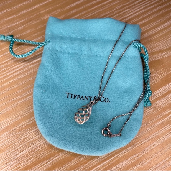 Tiffany Venezia Luce Mini Pendant Necklace - Picture 4 of 10